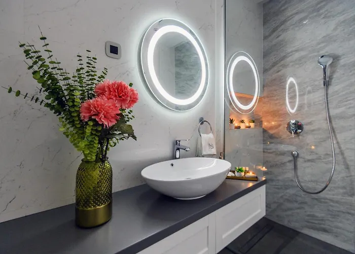 Divine Luxury Blue アパート